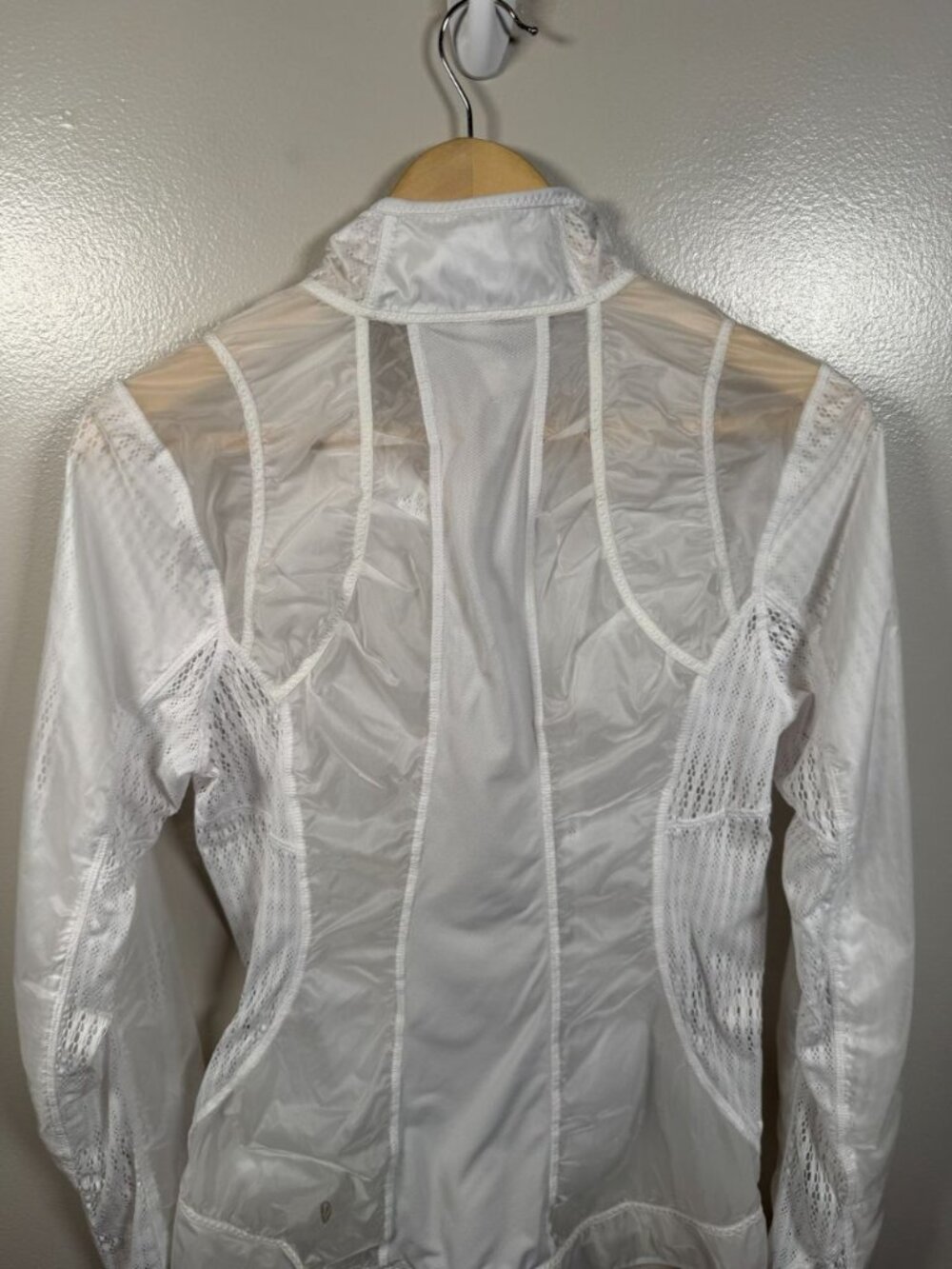 Lululemon Run Nothin' To Hide Jacket Size 8 White Windbreaker Running Athletic - Picture 12 of 12